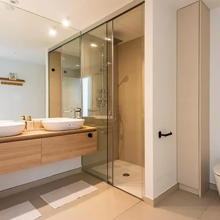 Brand New Elegant Luxurious Duplex Pool & Views Holiday home *