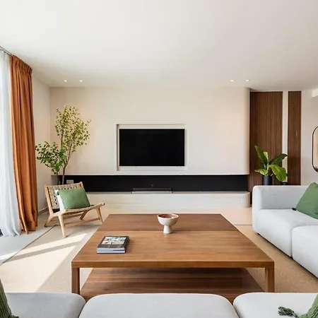 Brand New Elegant Luxurious Duplex Pool & Views Holiday home *